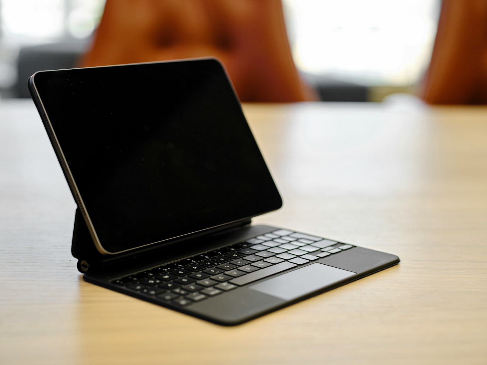 Laptop czy tablet? Odkryj polecane modele dla każdego użytkownika w 2024!