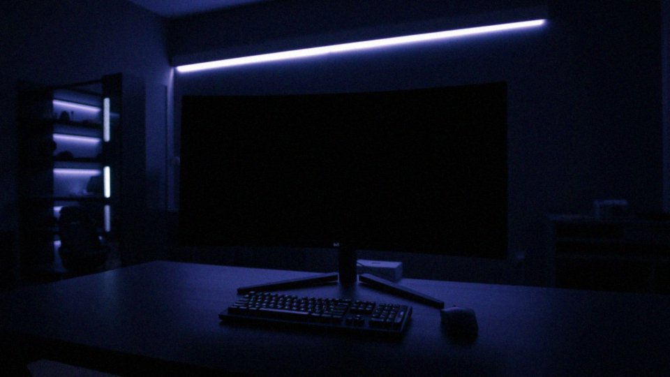 Monitor zakrzywiony czy płaski? Który lepszy dla graczy?